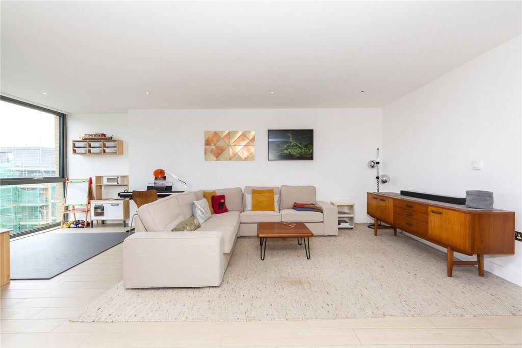 Property photo 3 of 23 Picture No. 24