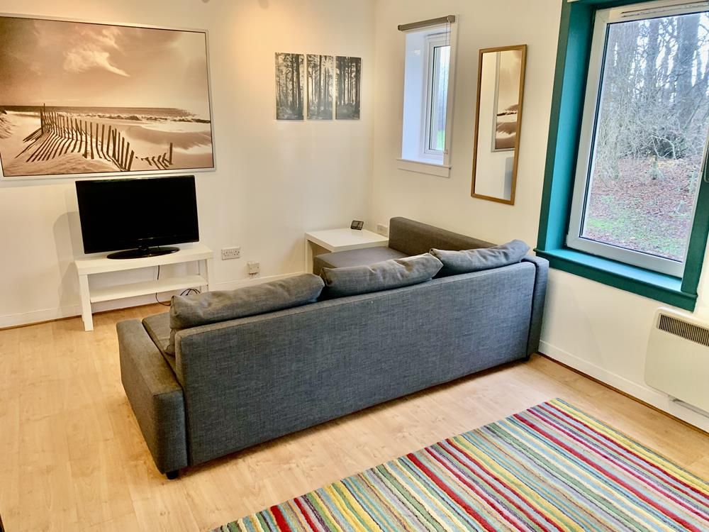 Property photo 3 of 4 Lounge 2