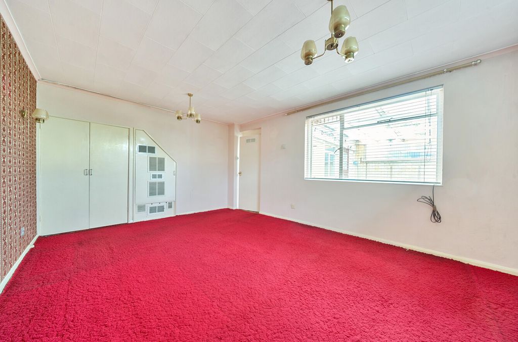 Property photo 3 of 9 1346114-56-68B057...