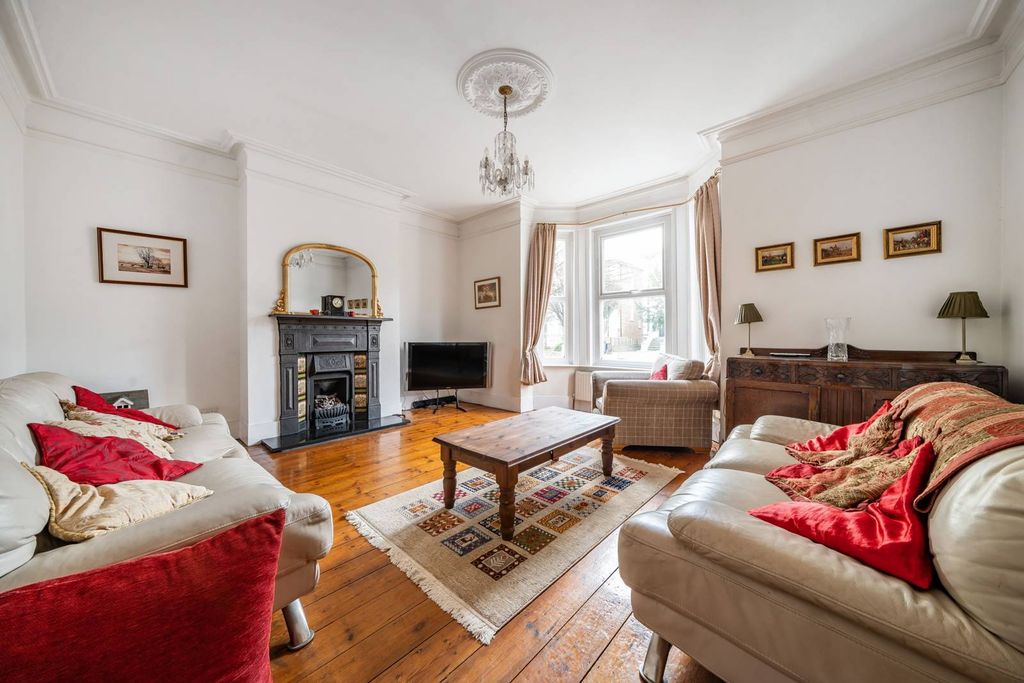 Property photo 1 of 17