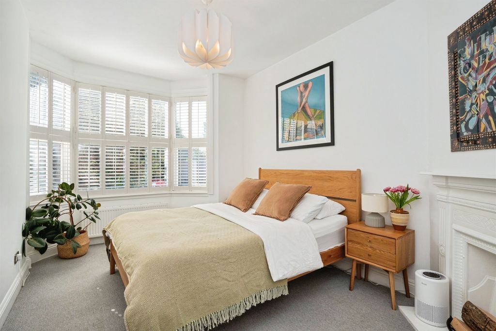 Property photo 3 of 21