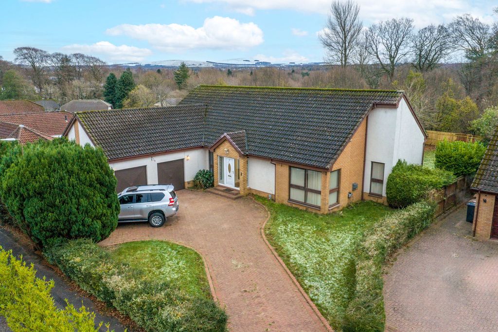 Property photo 2 of 33