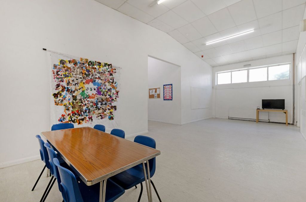 Property photo 3 of 7