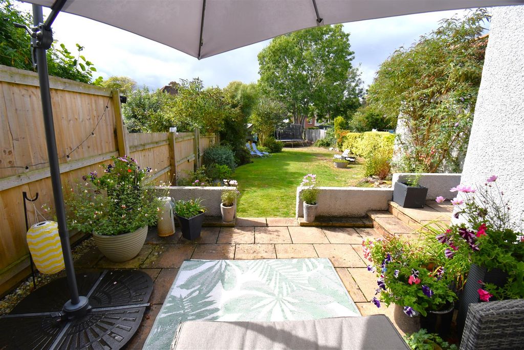 Property photo 2 of 21