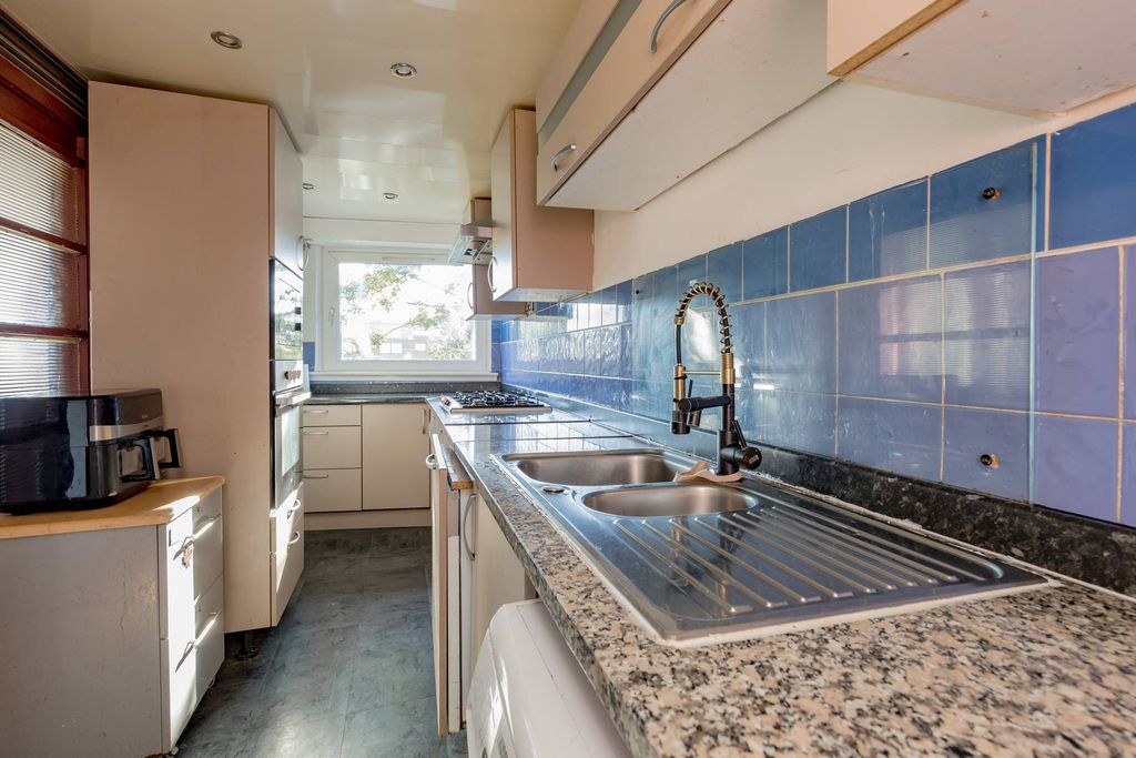 Property photo 3 of 9 Property Image 3