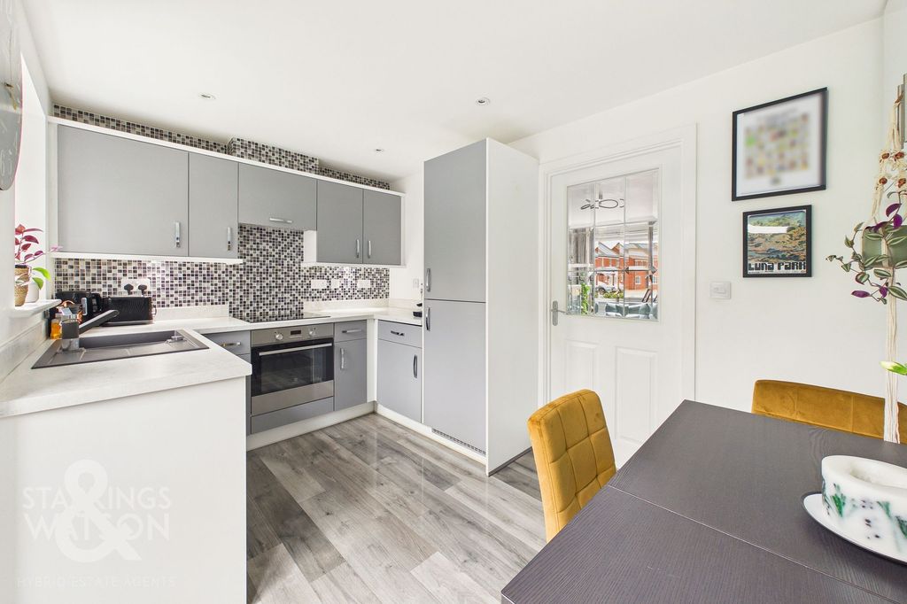 Property photo 3 of 22