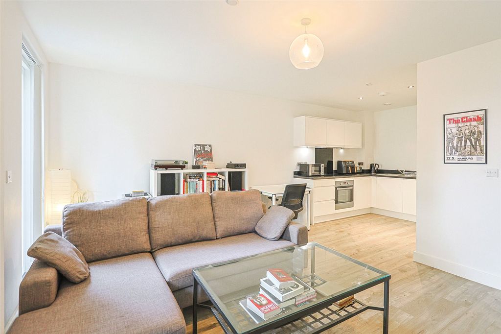 Property photo 1 of 14 Picture No. 09