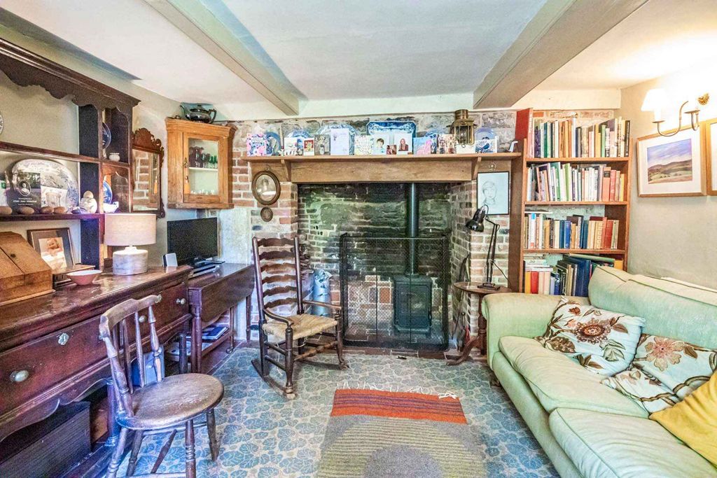 Property photo 3 of 18