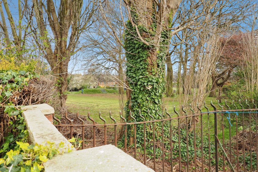 Property photo 2 of 17 Rear View