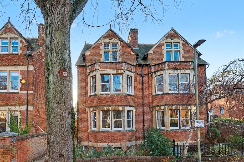 4 bed semi-detached house for salePolstead Road, Central North Oxford OX2
