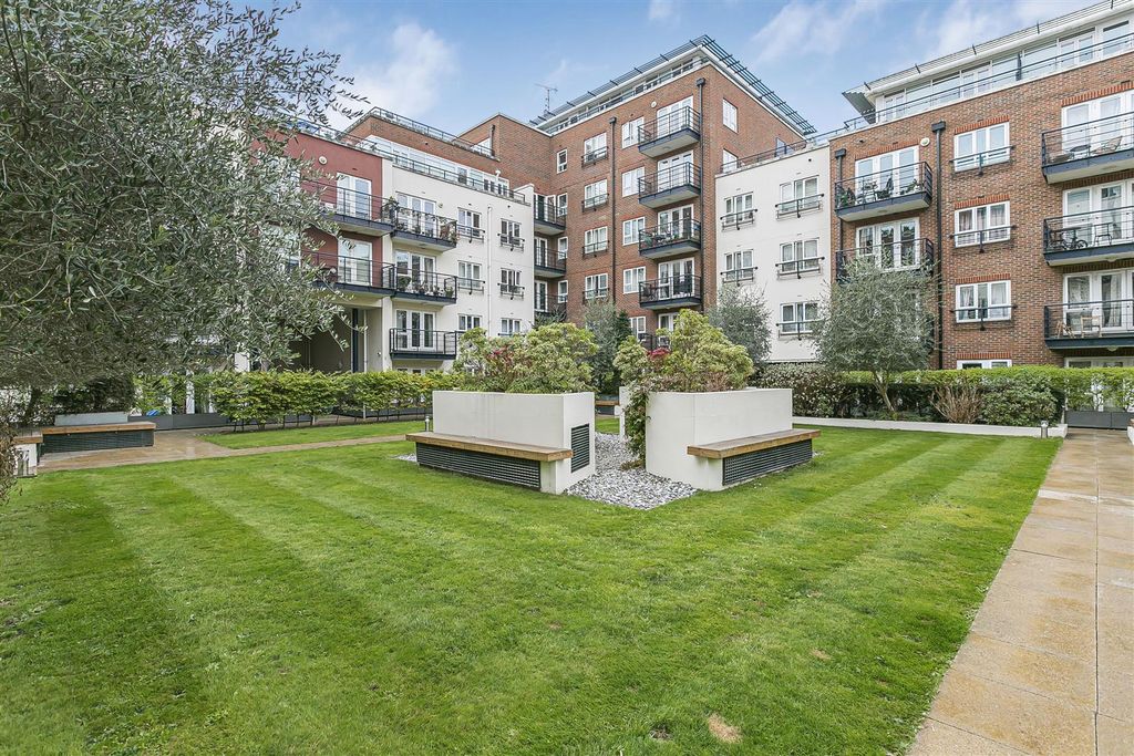 Property photo 1 of 20