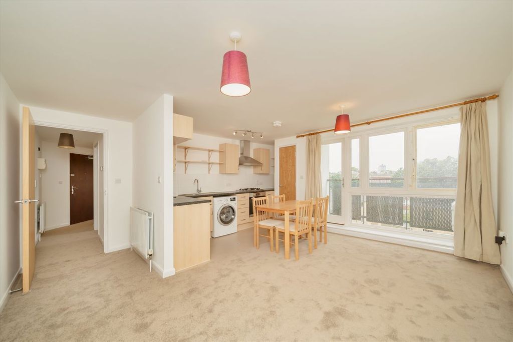 Property photo 1 of 4