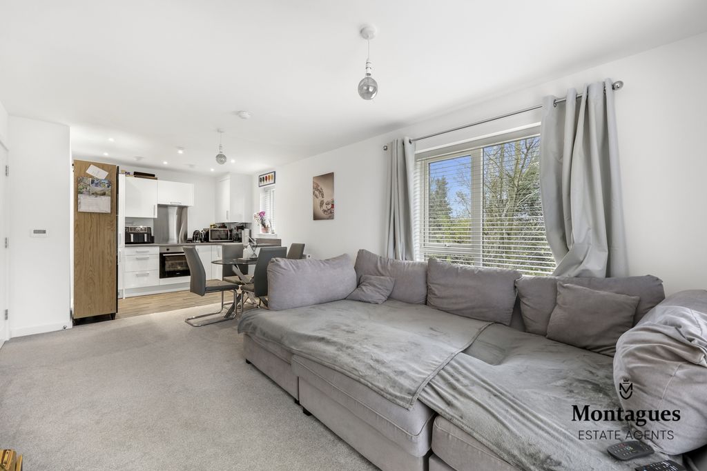 Property photo 2 of 17 Photo 12