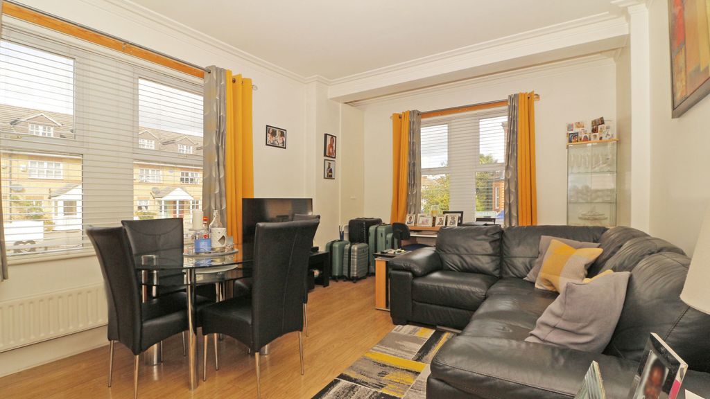 Property photo 2 of 8