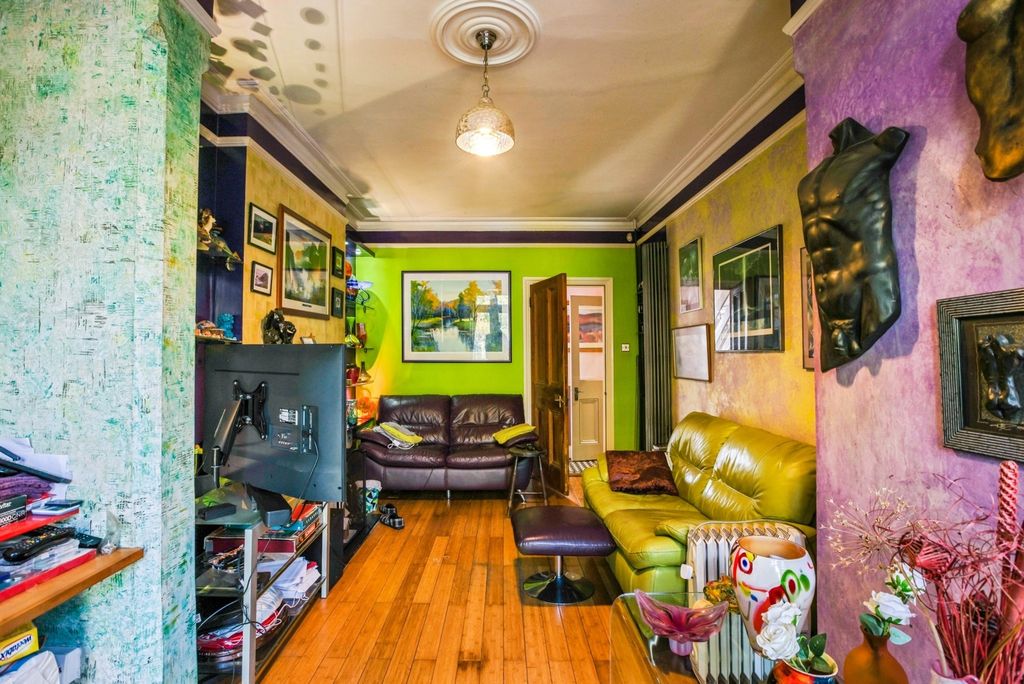 Property photo 3 of 17 Photo