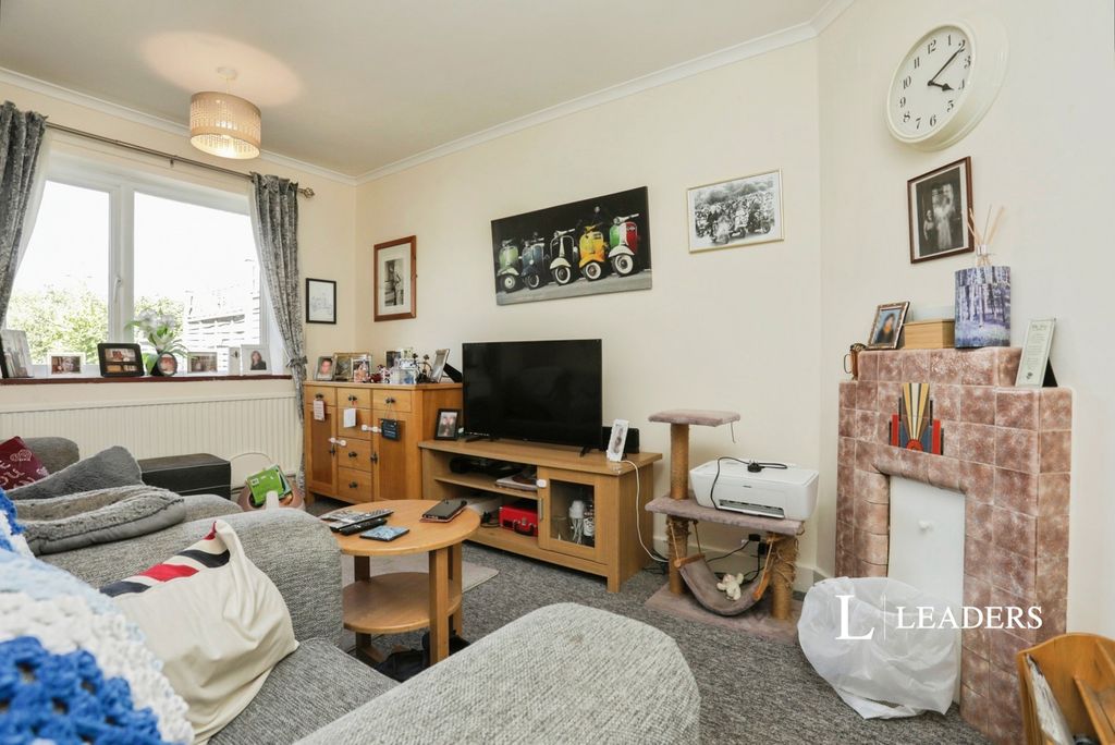Property photo 3 of 9 Pbox-Img.Jpg