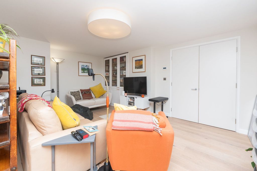 Property photo 3 of 26