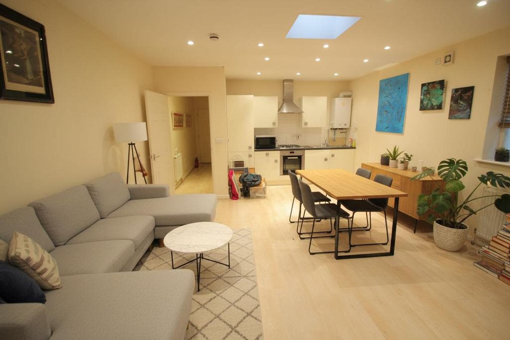 Property photo 3 of 5 Lounge.Png