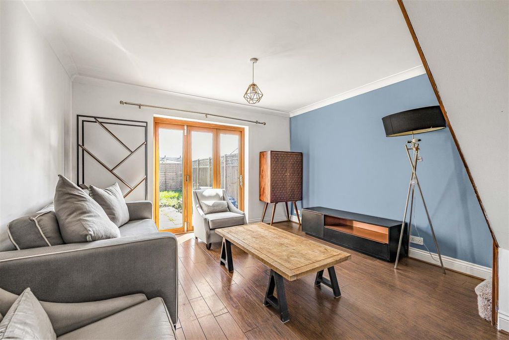 Property photo 2 of 10 Living Room