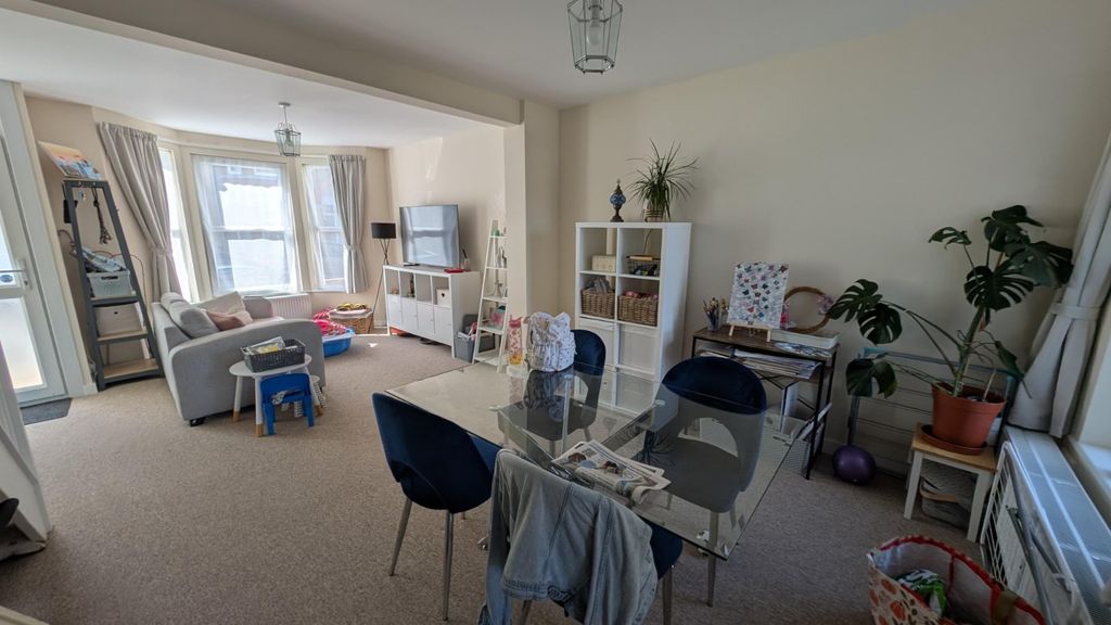 Property photo 2 of 16 Picture 2