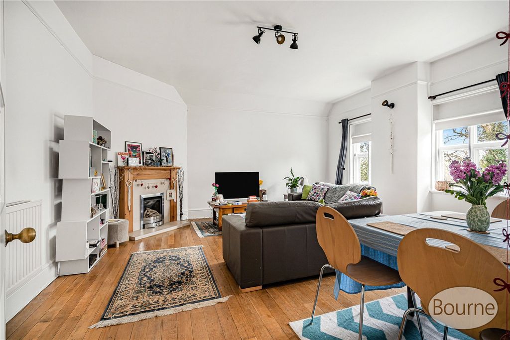 Property photo 3 of 18 Picture No. 06