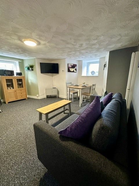 Property photo 3 of 6 Img 5081