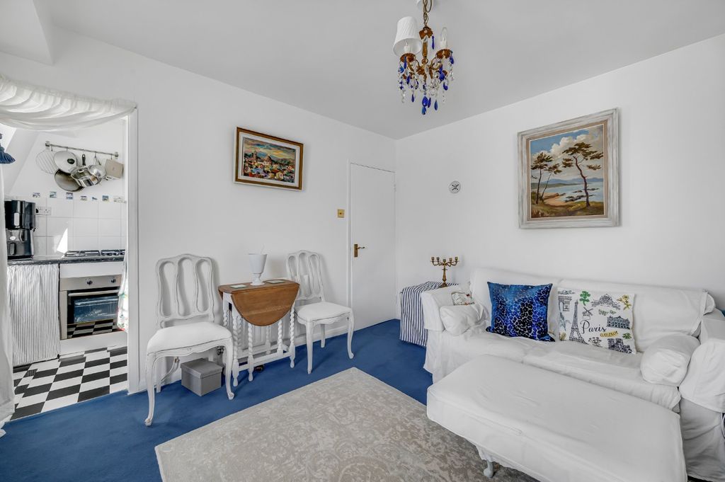 Property photo 3 of 11 Picture No. 06