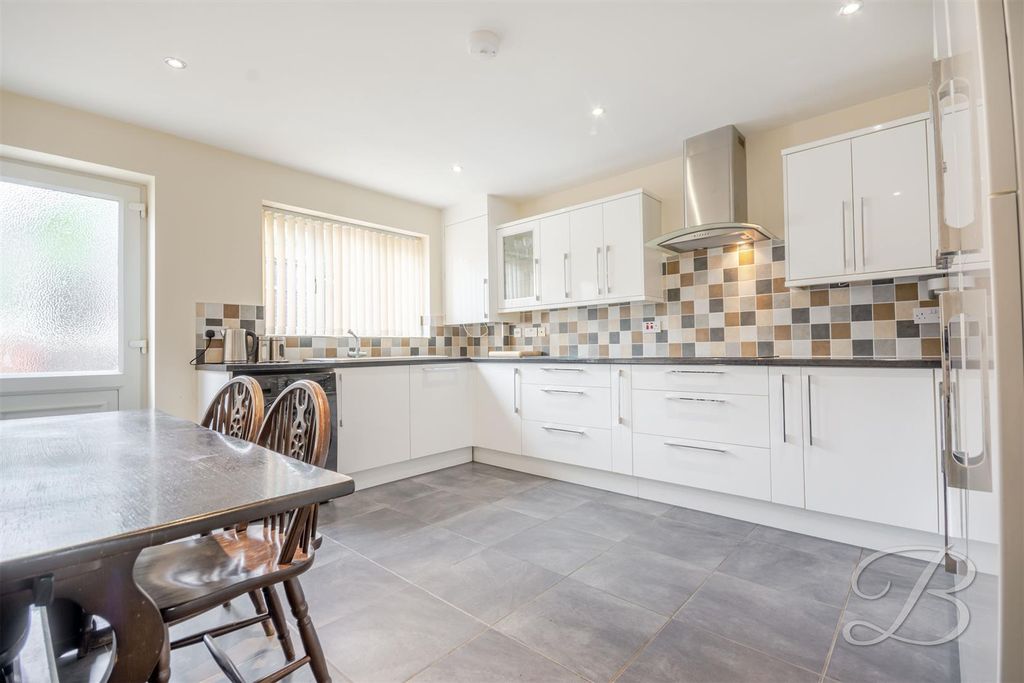 Property photo 3 of 32 Ccltd-3.Jpg