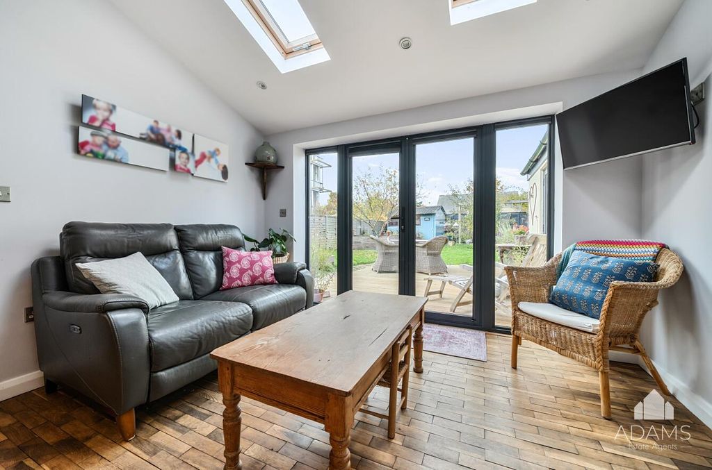 Property photo 3 of 20 Kitchen/Breakfast/Living Room