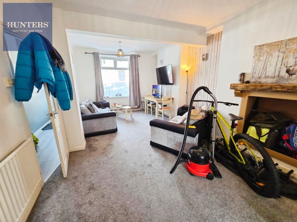 Property photo 3 of 9 Pbox-Img.Jpg