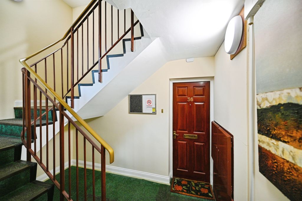 Property photo 2 of 20