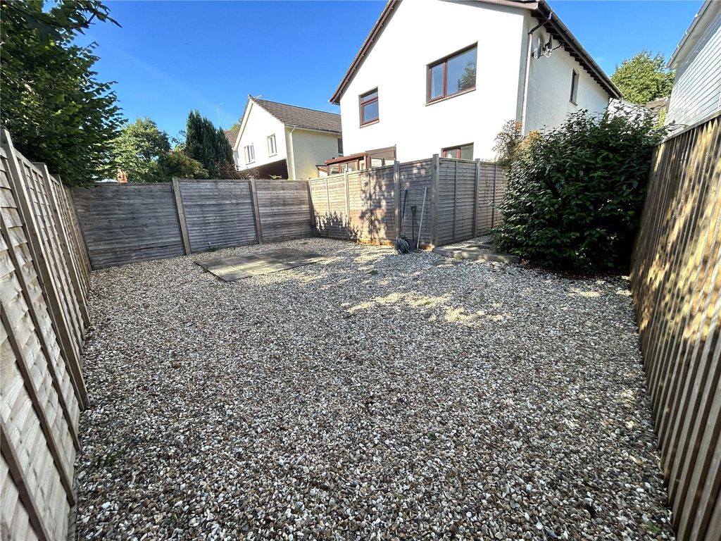 Property photo 3 of 9 Outside