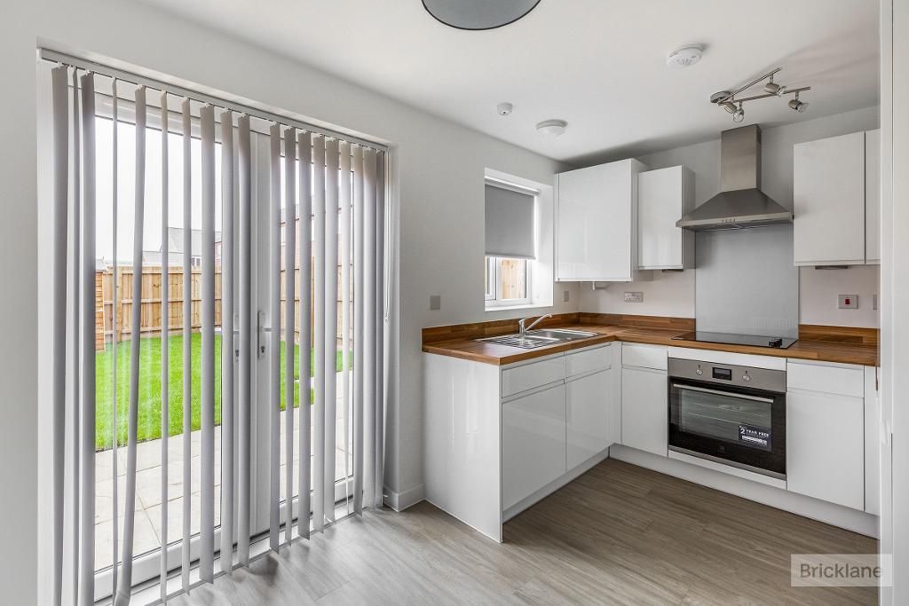 Property photo 2 of 12 Kitchen