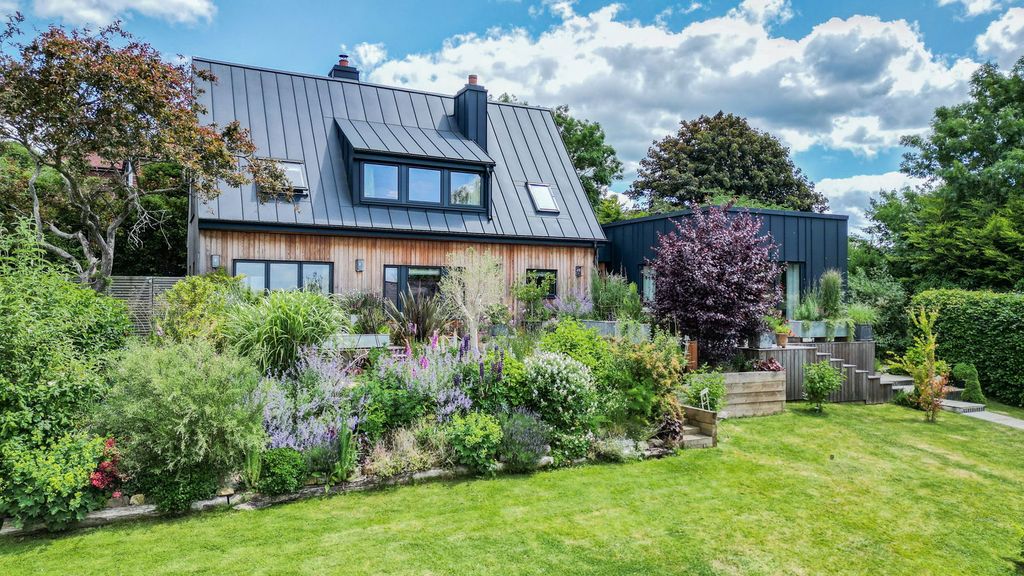 Property photo 1 of 19