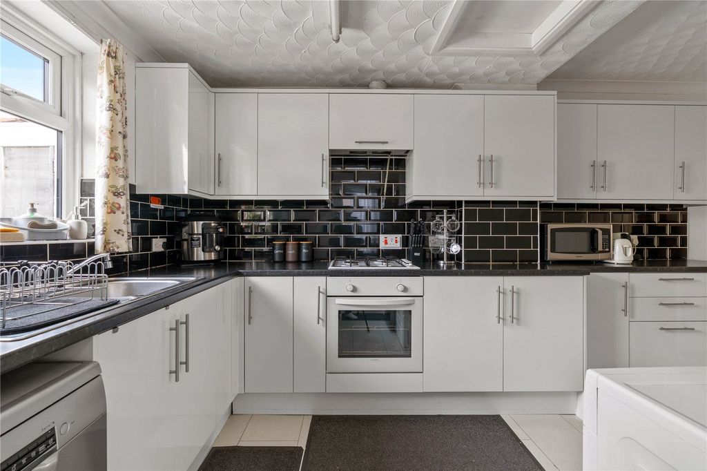 Property photo 3 of 19 Picture No. 09
