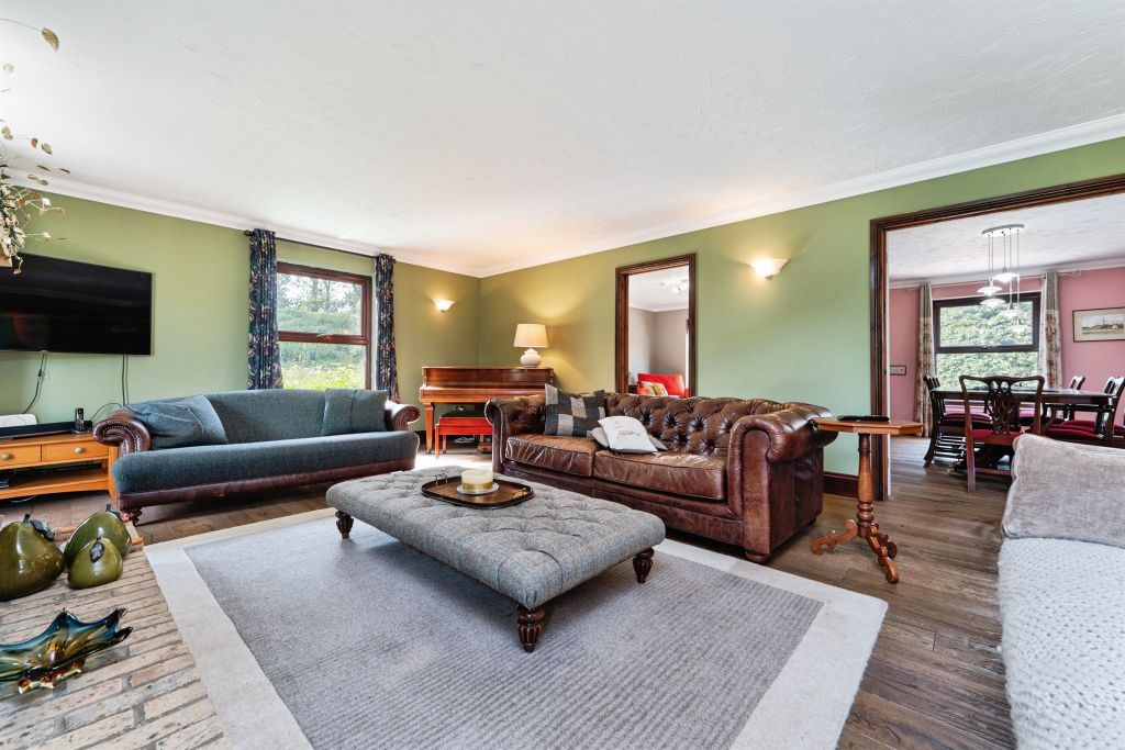 Property photo 2 of 31