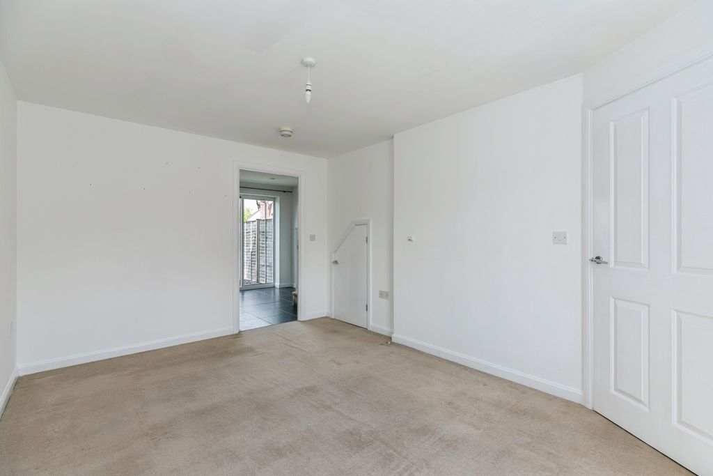 Property photo 2 of 8 View