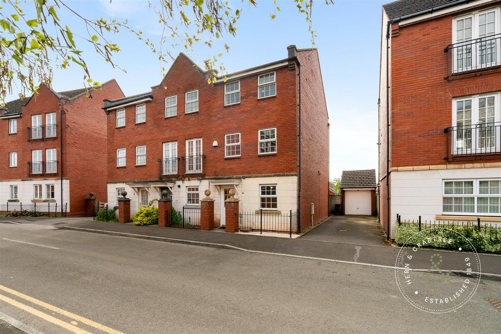 Property photo 1 of 35 Doe-Close-26.Jpg