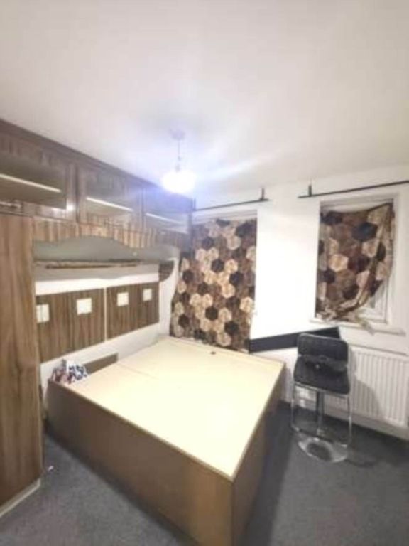 Property photo 3 of 6