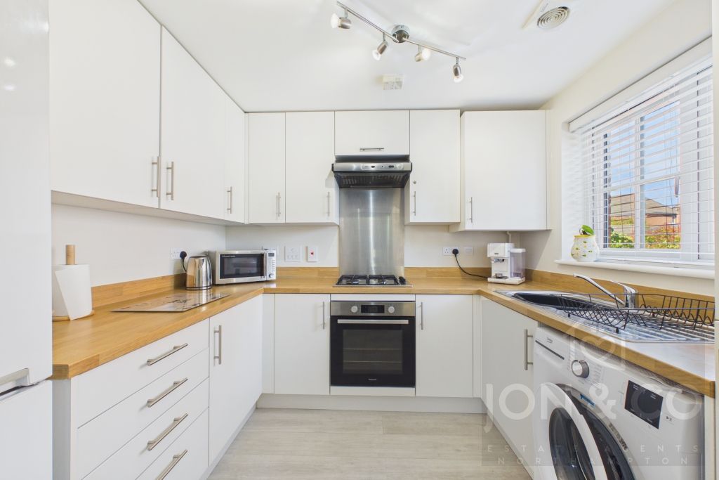 Property photo 2 of 10