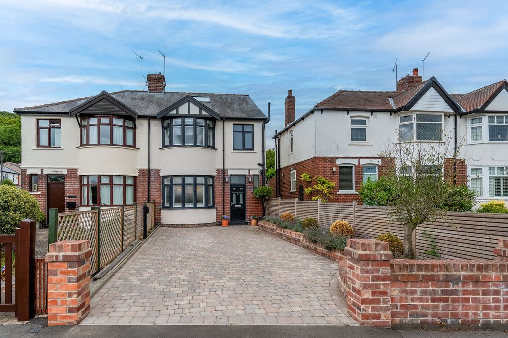 Property photo 1 of 34