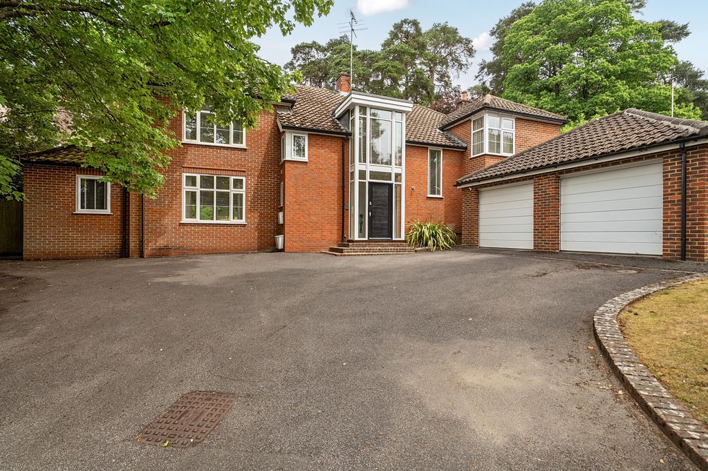 Property photo 2 of 18
