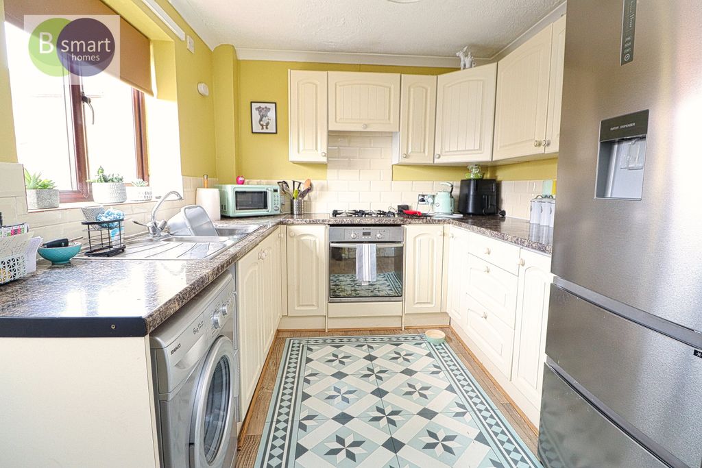 Property photo 2 of 11 Img_9093