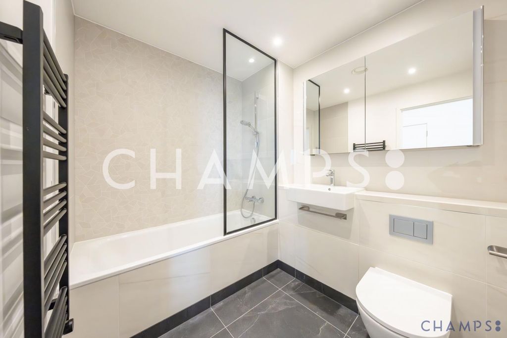 Property photo 3 of 8 Gallery