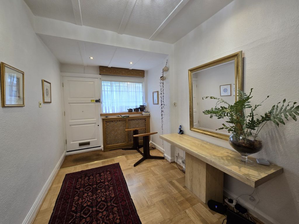 Property photo 2 of 13 Gallery