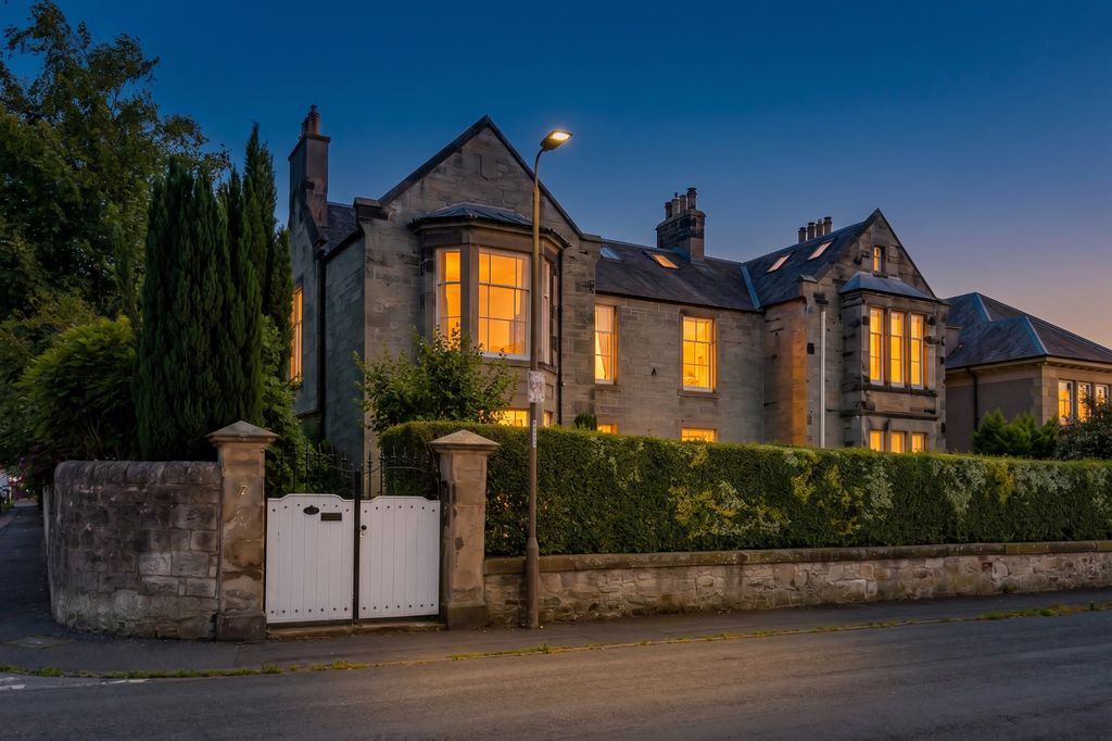 Property photo 3 of 22 Night Shot