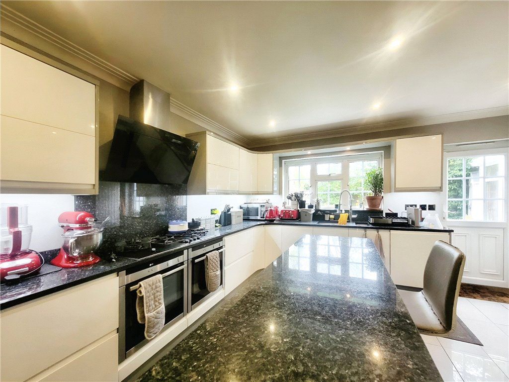 Property photo 2 of 15 Kitchen