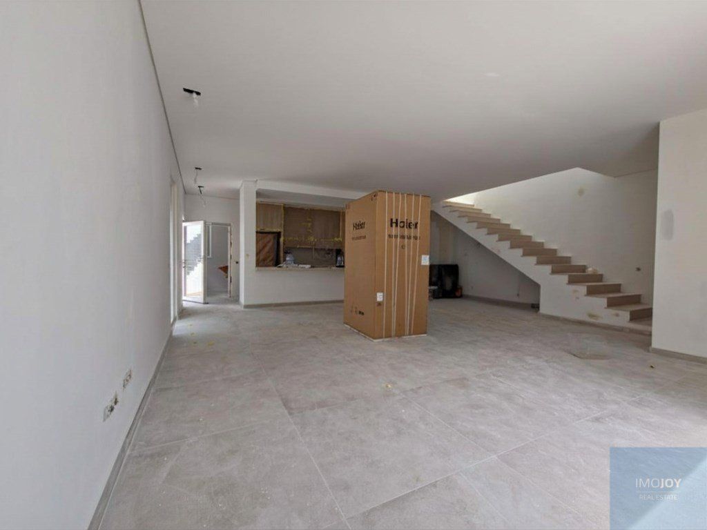 Property photo 2 of 30