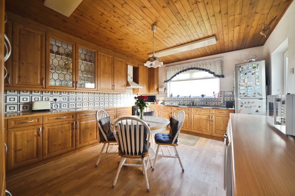 Property photo 3 of 18 Dsc_4729