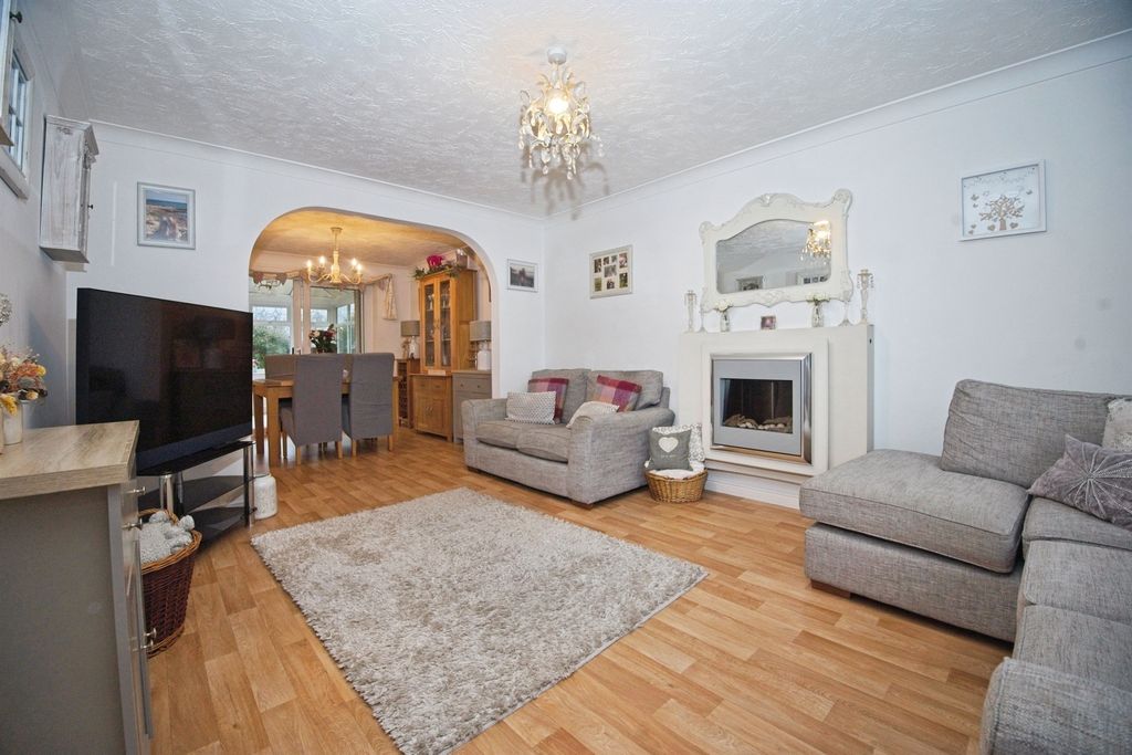 Property photo 3 of 29